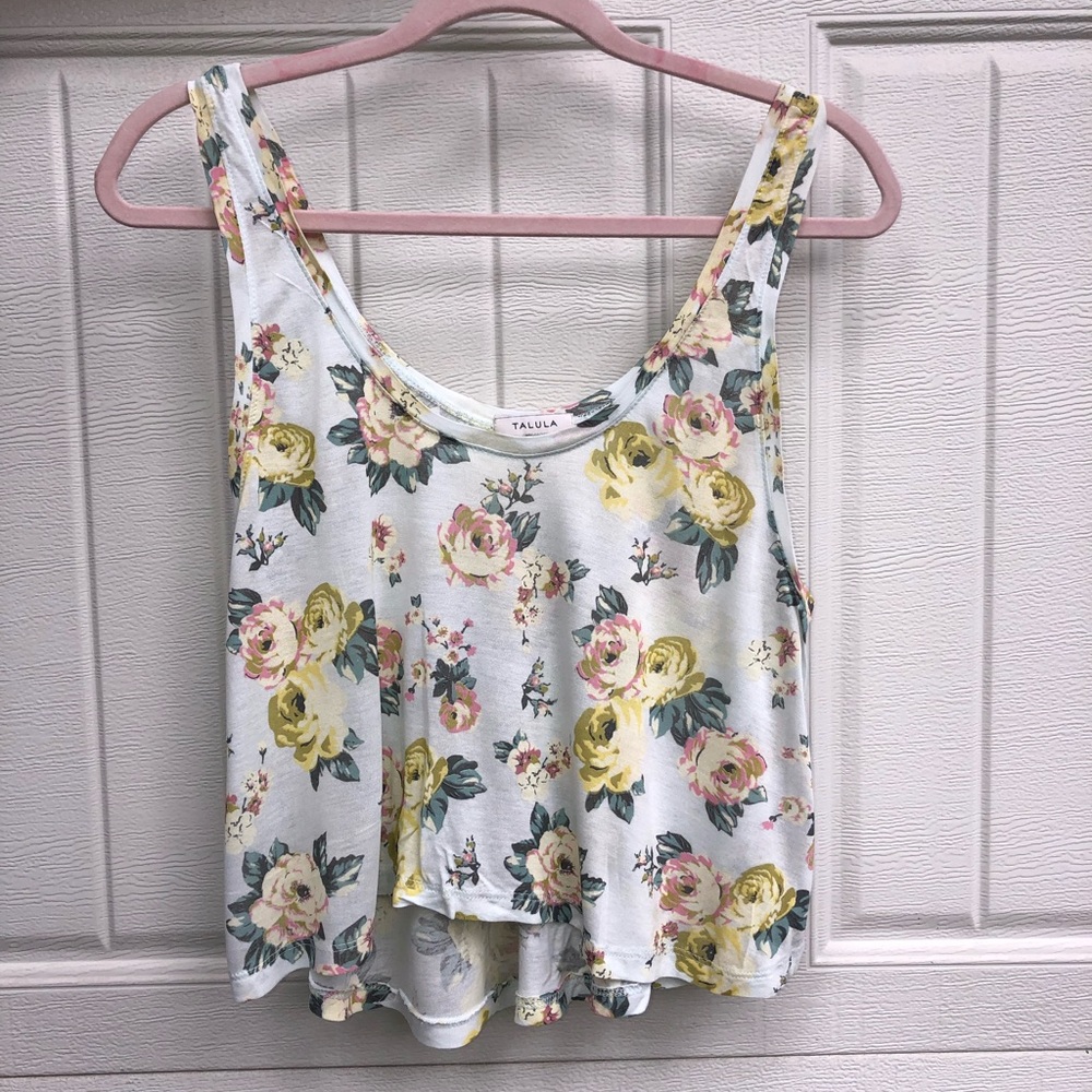 Aritzia Talula flowered crop tank !